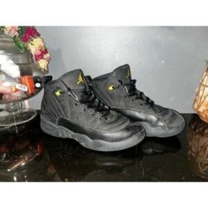 Nike Air Jordan 12 Retro Shoes in Black/White/Taxi